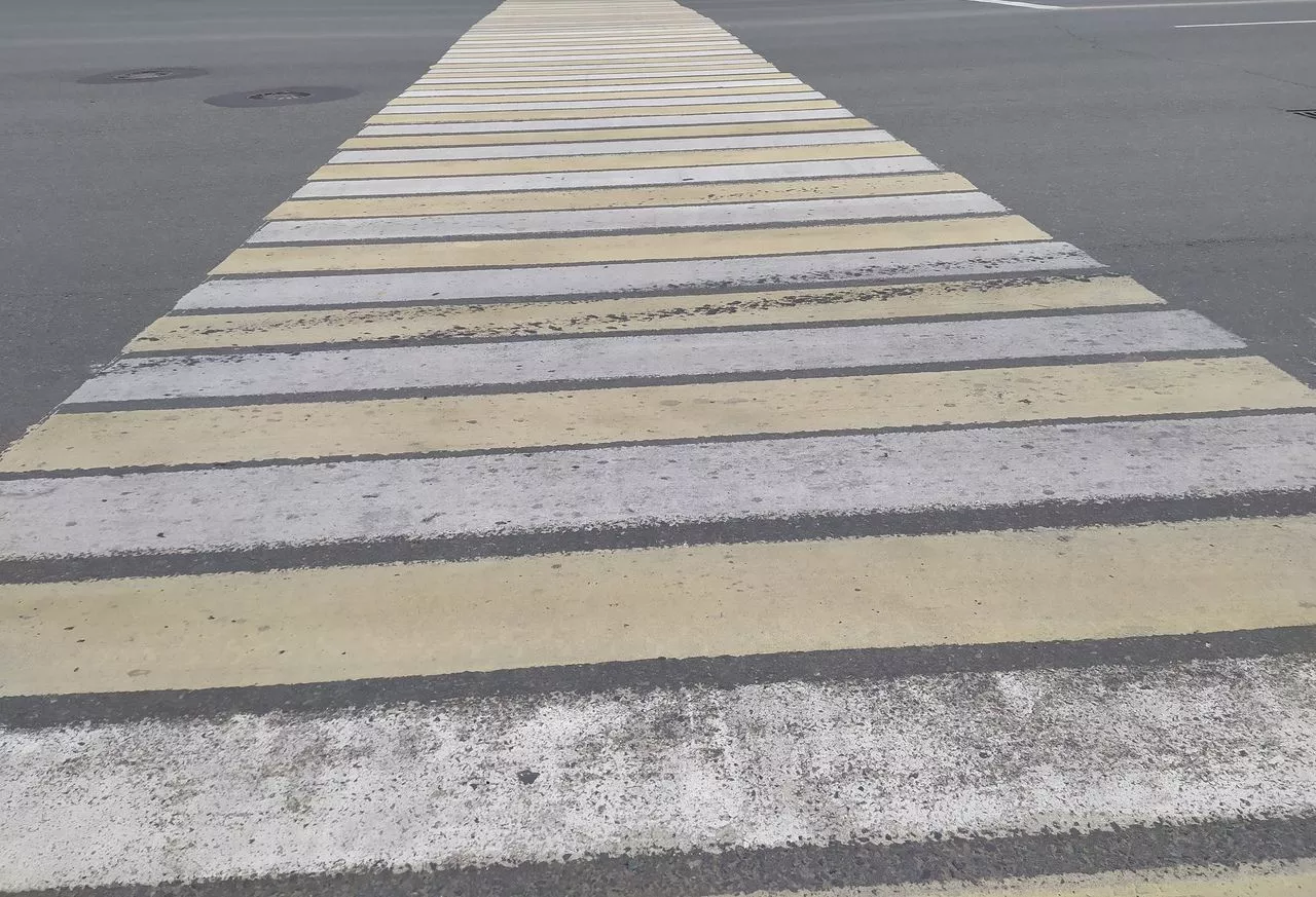 Водитель маршрутки в Челябинске сбил ребенка на пешеходнике