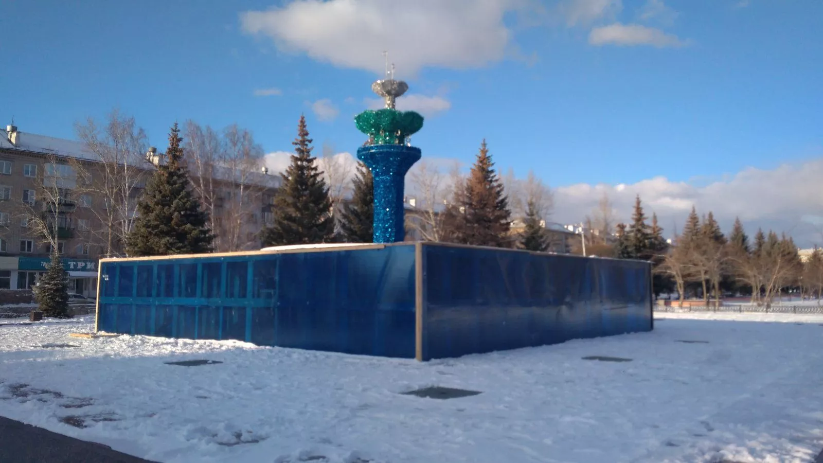 В Копейске начались работы по возведению зимнего городка