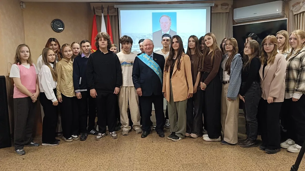 В Копейске прошла встреча с почётным гражданином города Копейска Александром Жимоедовым
