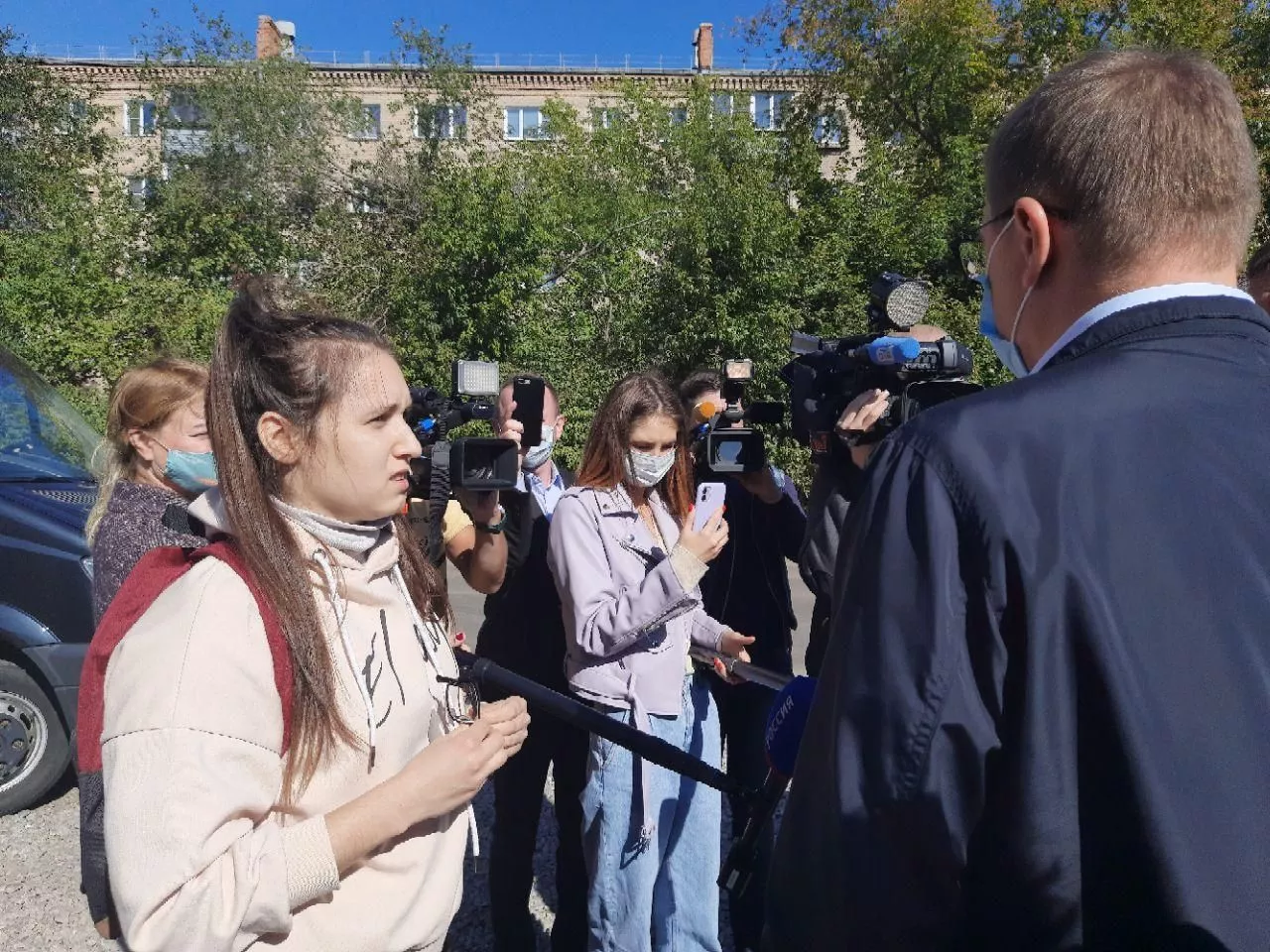 Губернатор пообещал копейским дольщикам решить судьбу недостроев