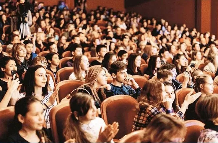 Около 300 мероприятий смогут посетить в праздничные выходные южноуральские школьники и студенты по «Пушкинской карте»