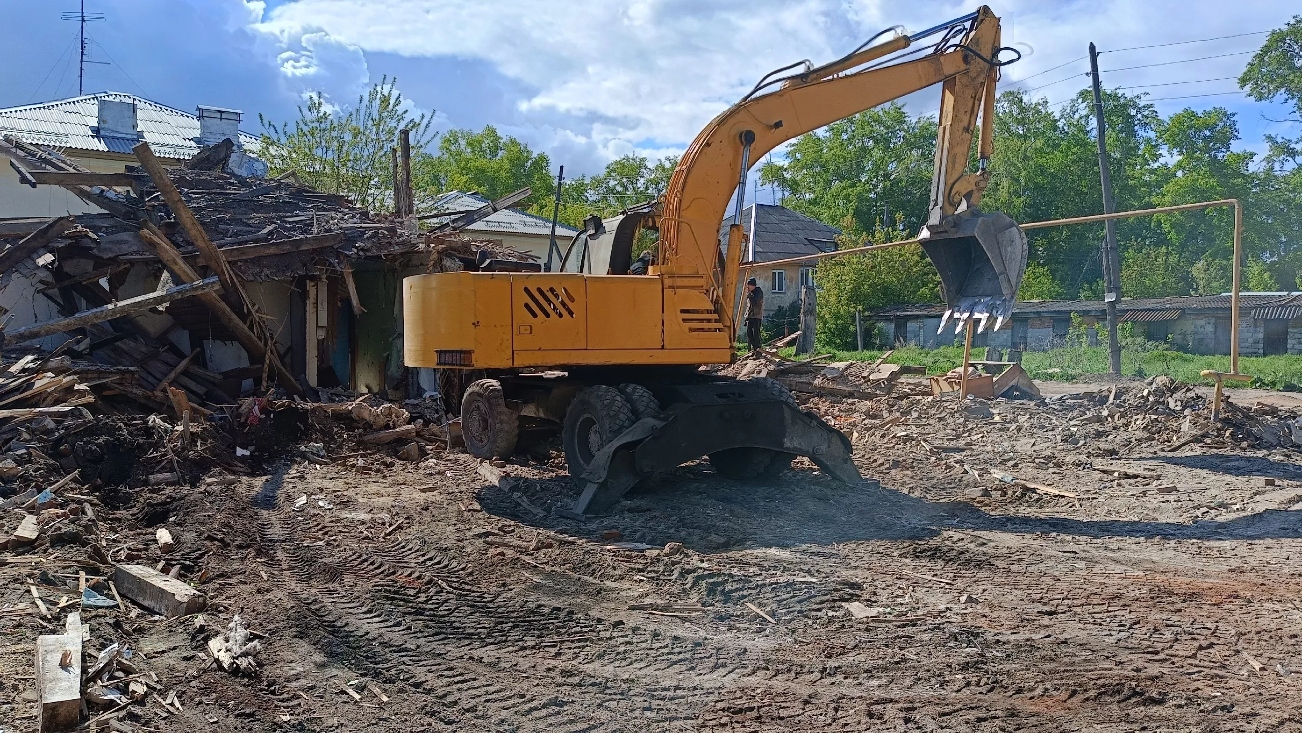 В Копейске активно демонтируют аварийное жилье