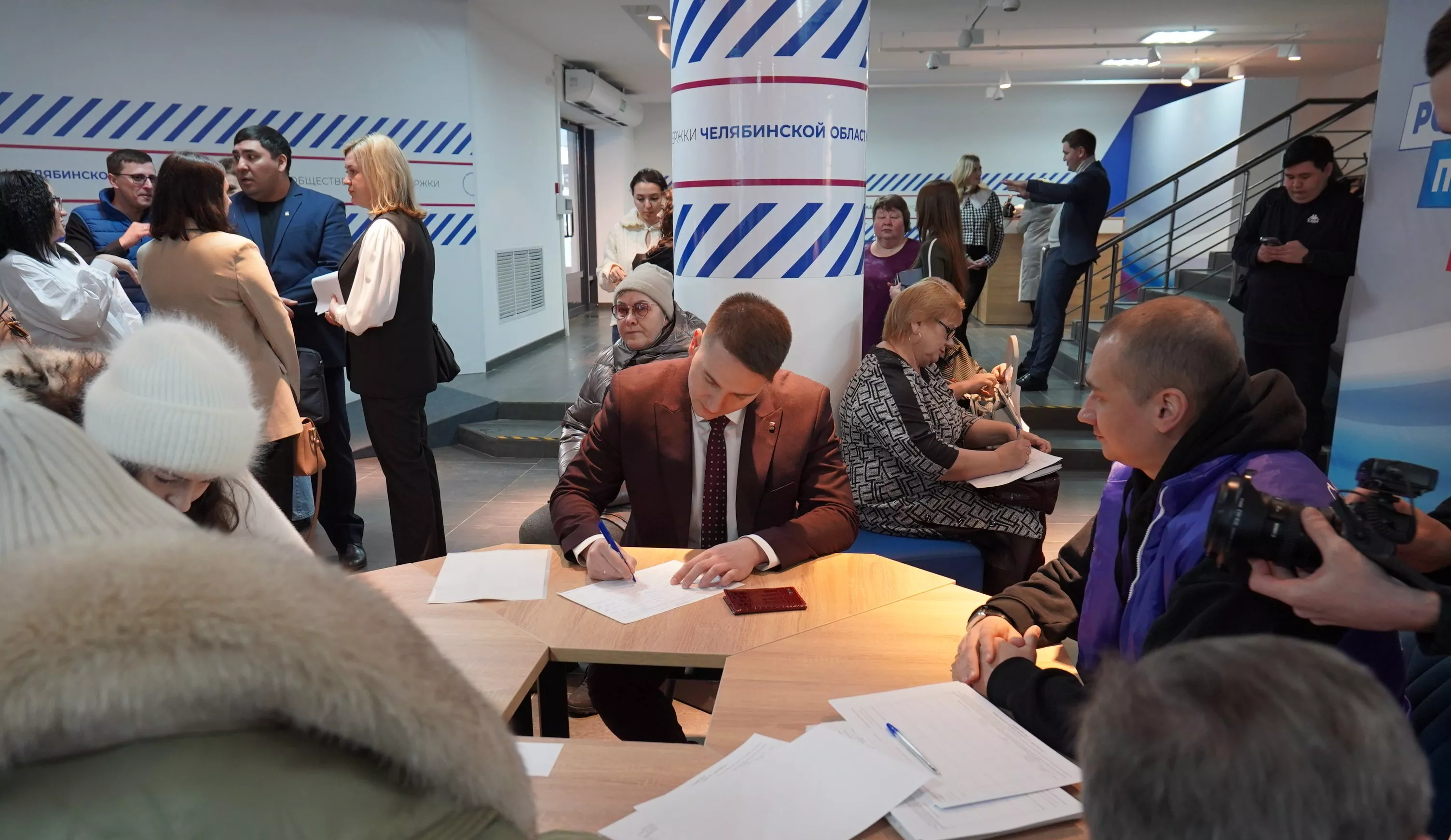 В Челябинской области проходит Единый день сбора подписей в поддержку Владимира Путина