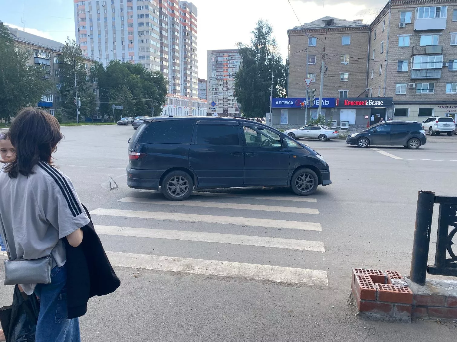 ДТП в Копейске: водитель сбил детей на пешеходном переходе