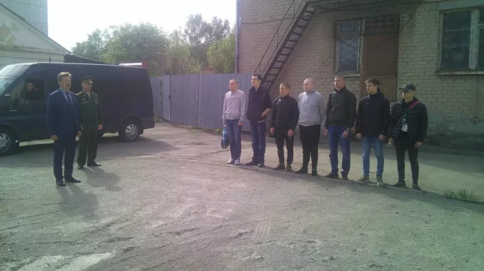 Сегодня 7 копейчан отправились служить в армию