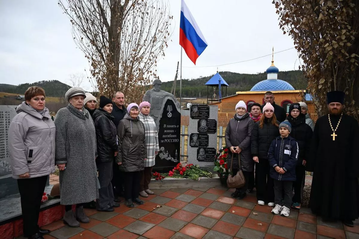 В Катав-Ивановском районе открыли памятник погибшим при исполнении воинского долга