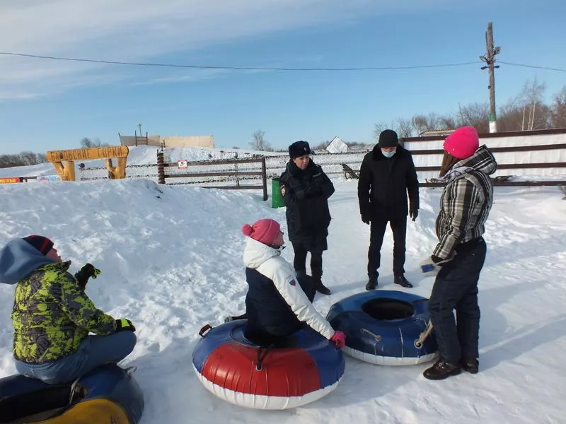 Полиция провела рейд по безопасному отдыху детей в Копейске