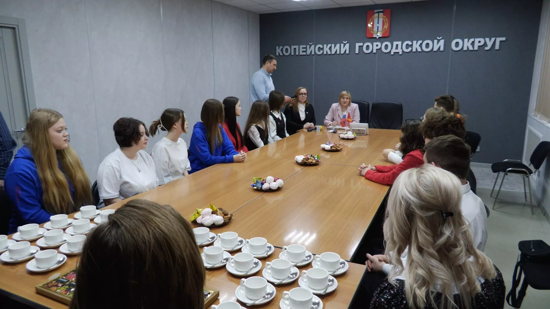 Глава Копейска Светлана Логанова встретилась с активной молодежью города