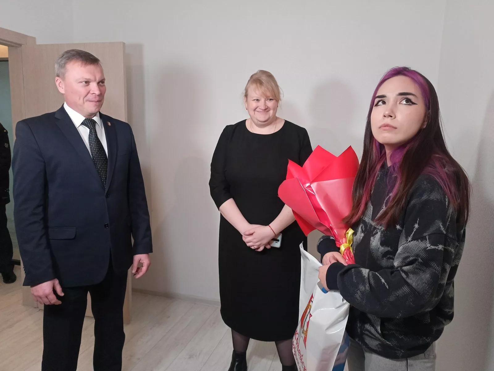 В Копейске вручили ключи от новых квартир детям-сиротам