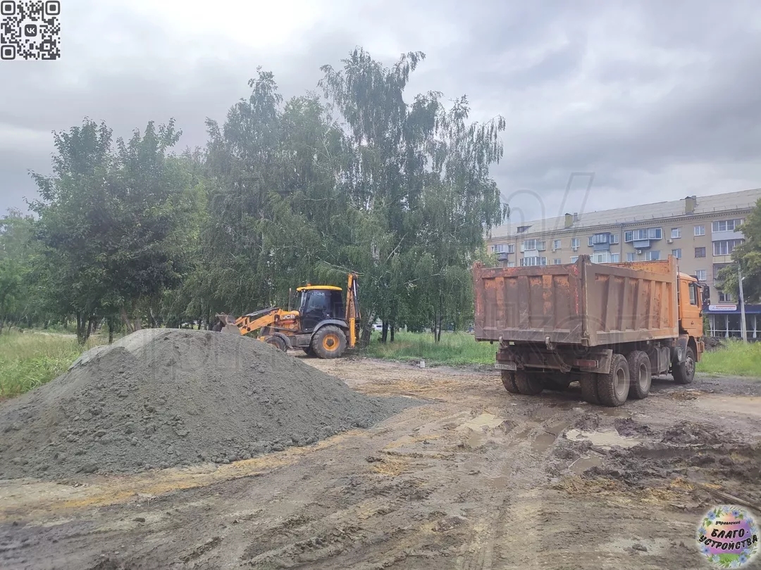 В Копейске продолжаются работы на главной площади города