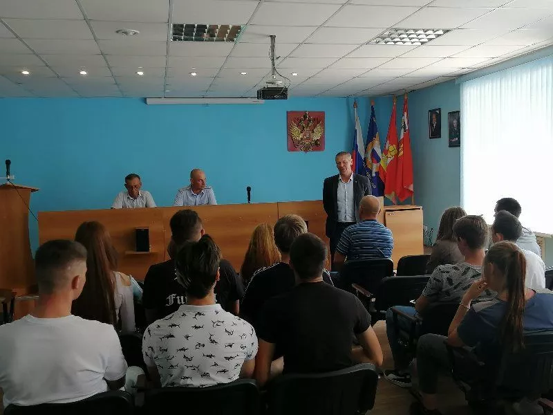 Копейчанам вручили удостоверения дружинников