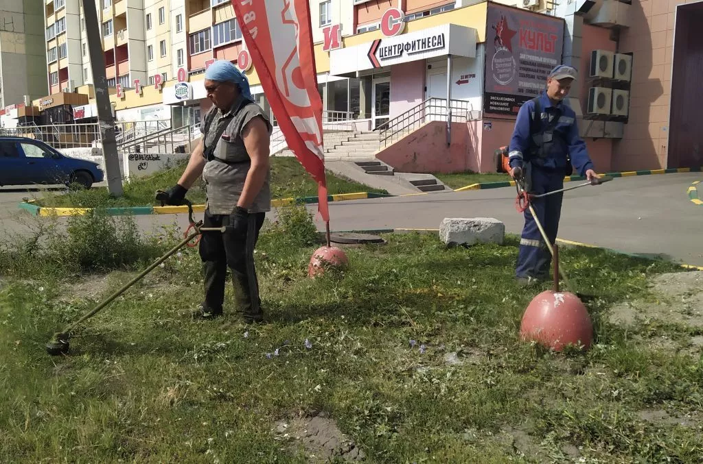 В Копейске сменился ответственный за покос травы на гостевом маршруте