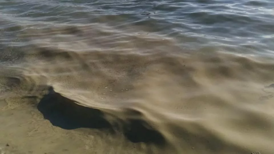 На озере Тургояк вода изменила цвет