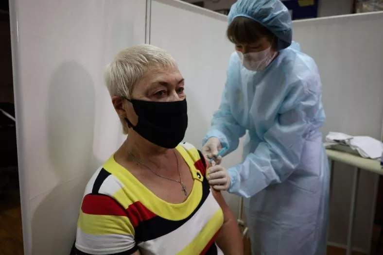 Зачем вакцинацию от коронавируса внесли в национальный календарь прививок?