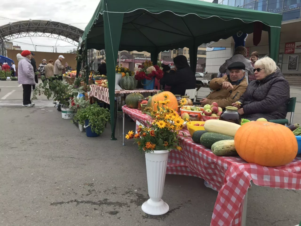 В Копейске открылись сезонные ярмарки