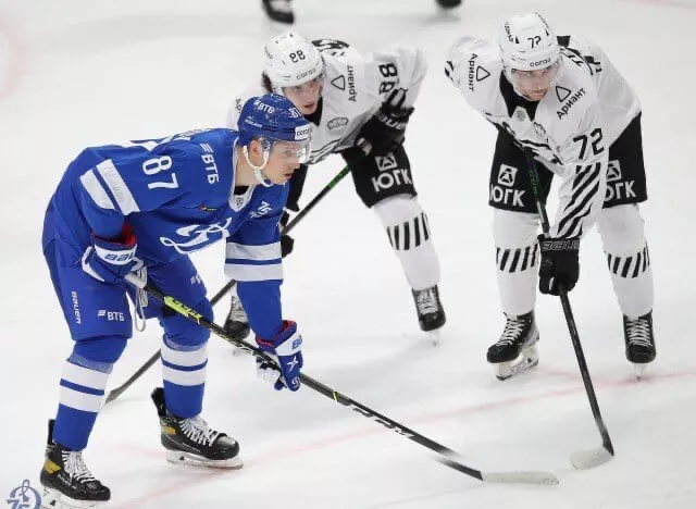 Невероятный камбэк, 13 шайб и реванш в овертайме – «Трактор» уступил московскому «Динамо»