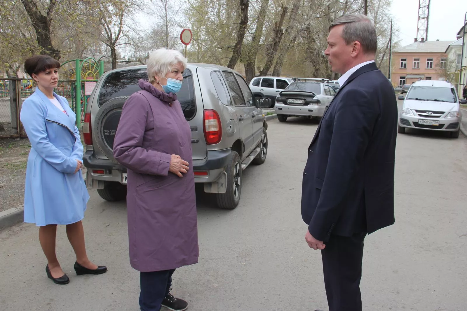 Глава города поручил направить больше мусоровозов на вывоз мусора с субботников