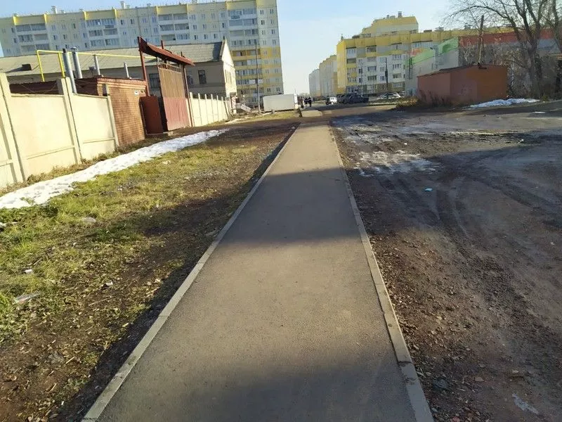 Глава Копейска осмотрел новые тротуары и поручил сделать сквер на РМЗ