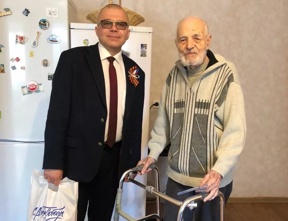 Ветерана Великой Отечественной войны Ивана Конченкова поздравили с Днем Победы