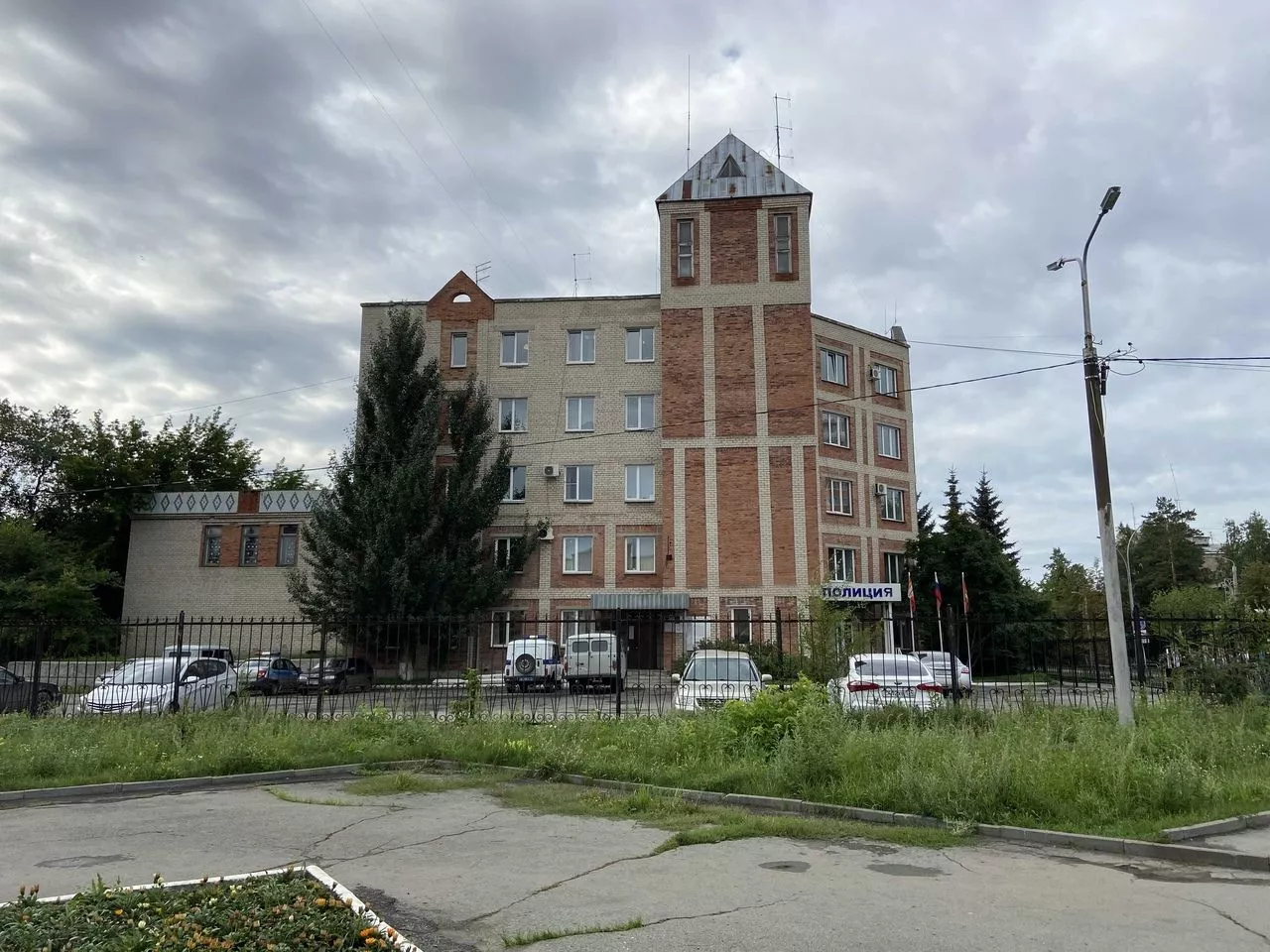 Мошенники обманом выманили у копейчанки более 800 тысяч рублей