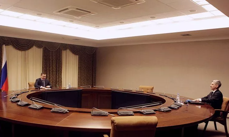 Владимир Якушев дал поручение сделать все для уверенной работы предприятий Урала