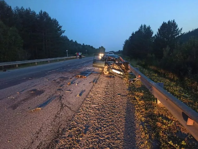 В Челябинской области водитель ВАЗа врезался на встречке в автобус