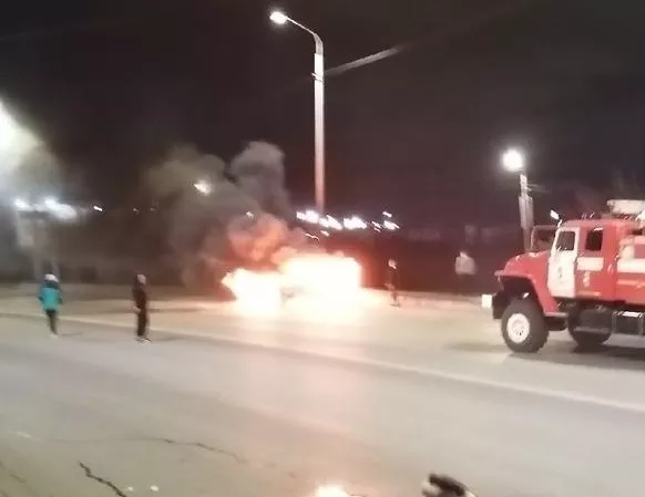 В аварии с загоревшимся БМВ в Челябинске погиб сотрудник ГИБДД