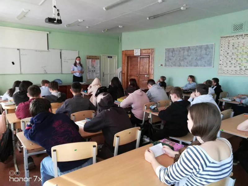 Сотрудники Отдела МВД России по городу Копейску проводят профилактические беседы с несовершеннолетними