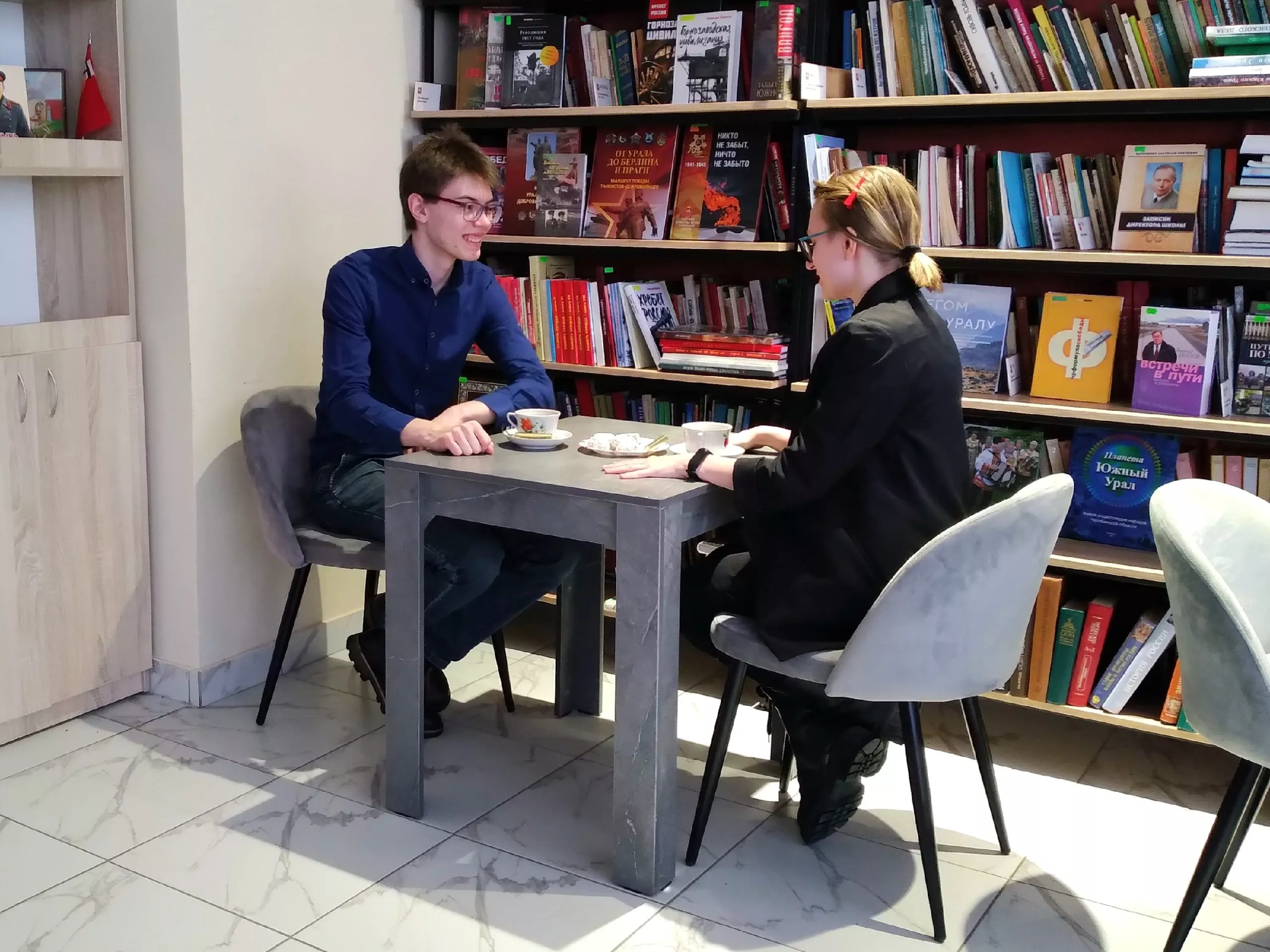 Книжные свидания в библиотеке!