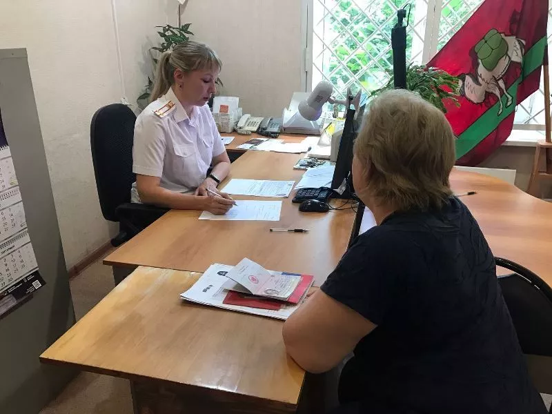 В полиции Копейска вручили паспорта прибывшим из Донбасса