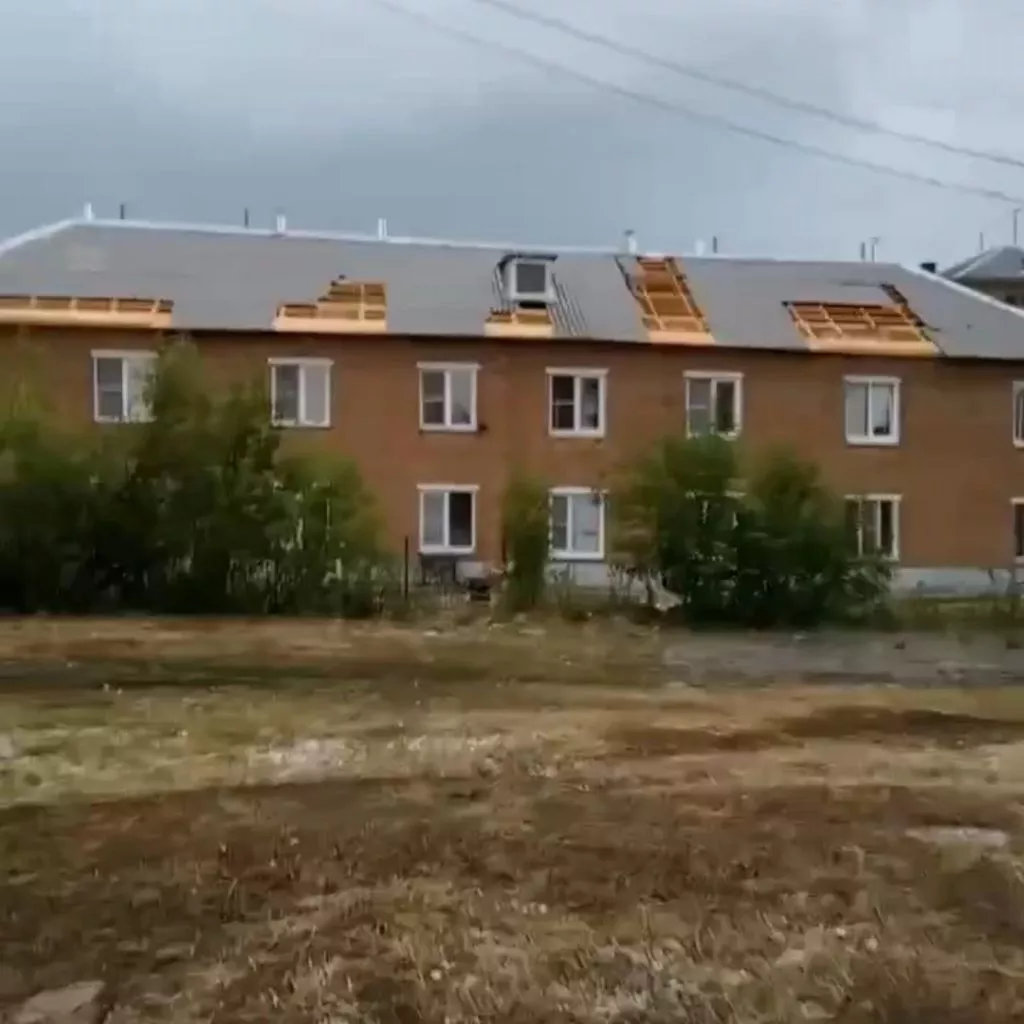 Пострадавшим от града копейчанам начинают выплачивать по 5 тысяч рублей