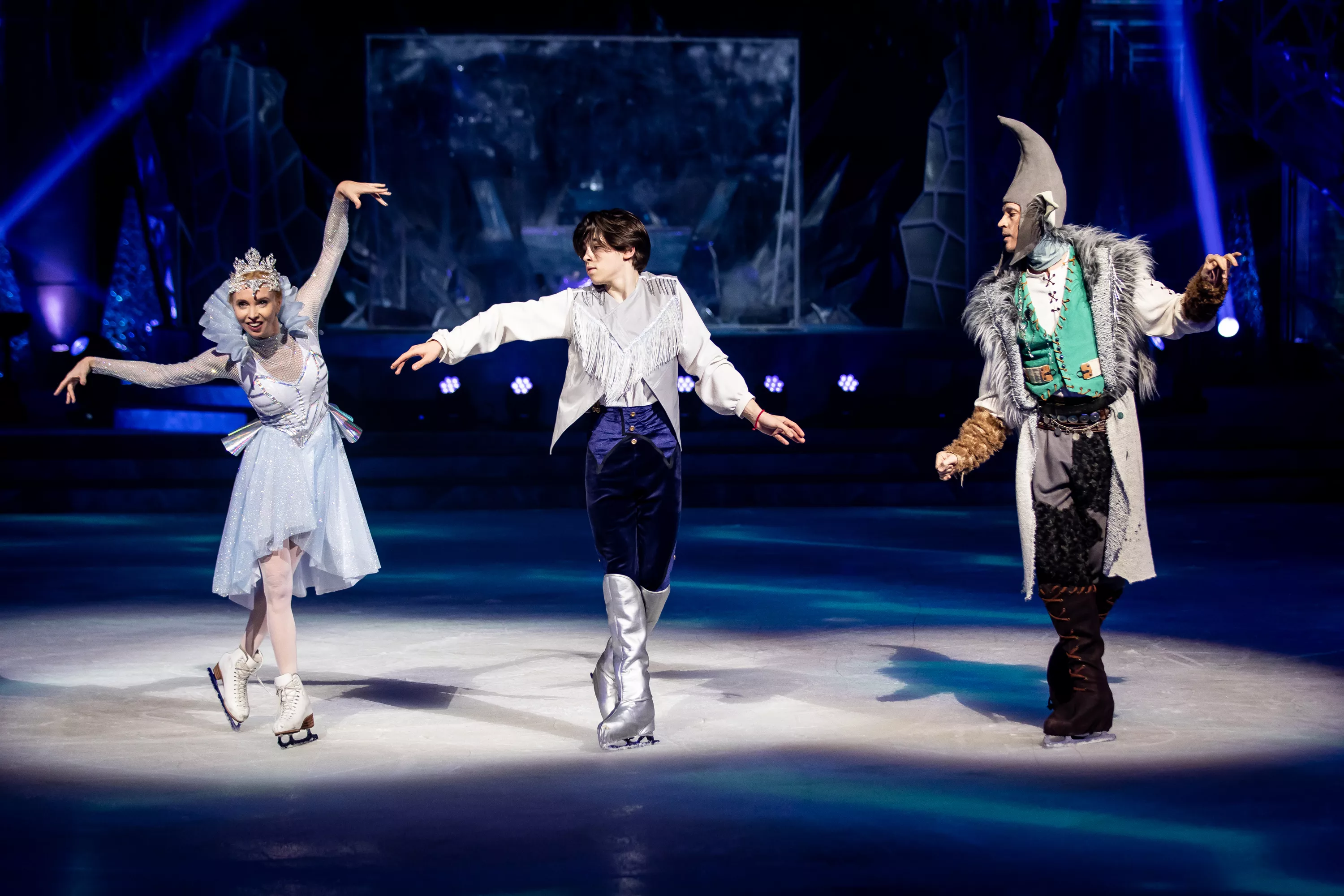 На арене «Трактор» состоится новогоднее ледовое шоу Ильи Авербуха «Снежная королева»