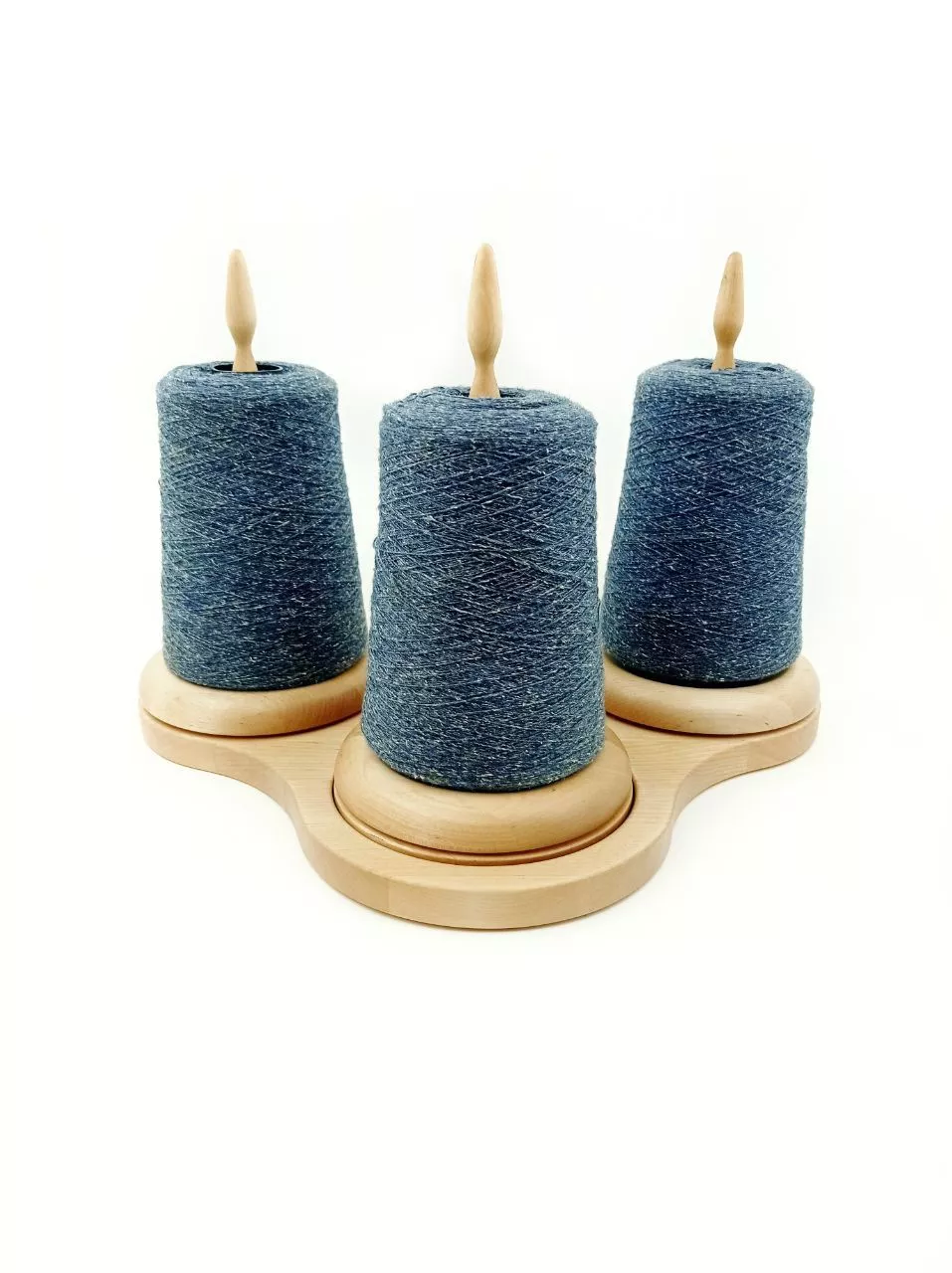 На радость рукодельницам: самозанятый из Челябинска разработал альтернативу импортным изделиям для вязания