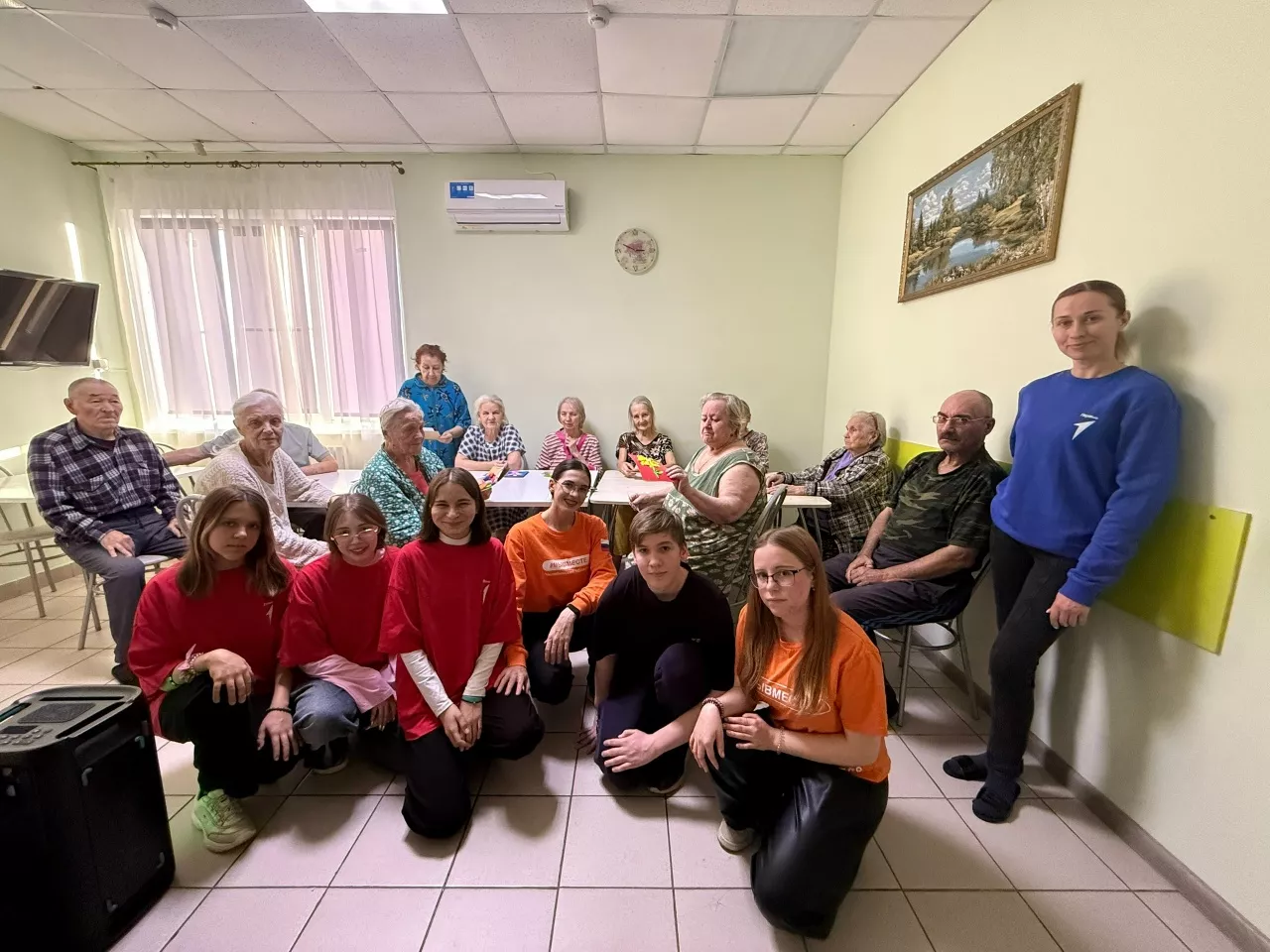 «Первые» Копейска подарили праздник жителям пансионата «Благополучный»