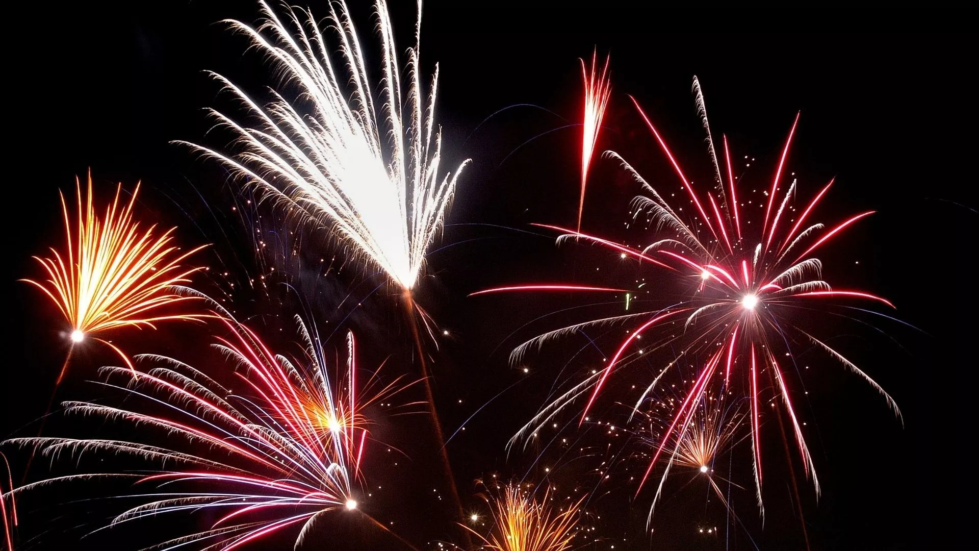 В новогоднюю ночь в Копейске запустят салют