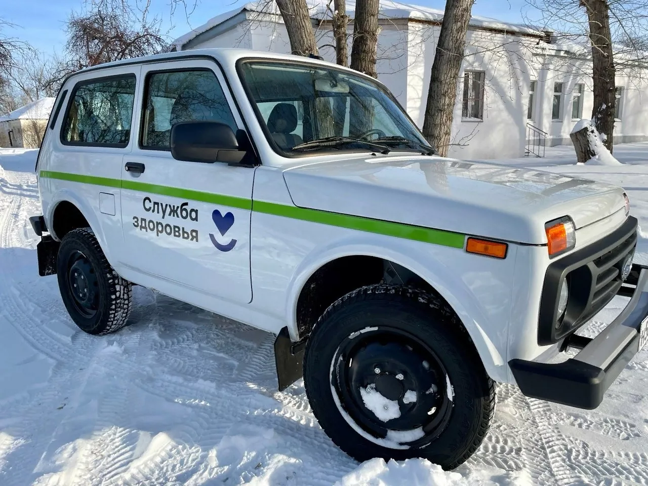 Два новых автомобиля передали Городской больнице №3 города Копейска