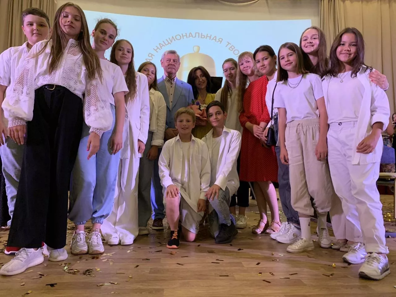 В городе древнего зодчества. Талантливые копейчане побывали в творческой школе Маевского