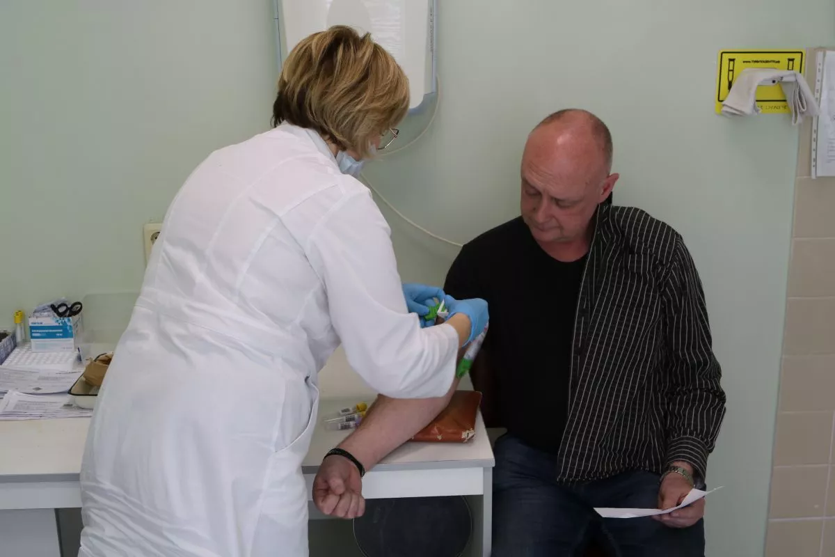 За здоровое будущее: сотрудники челябинского регионального исполкома партии «Единая Россия» прошли диспансеризацию