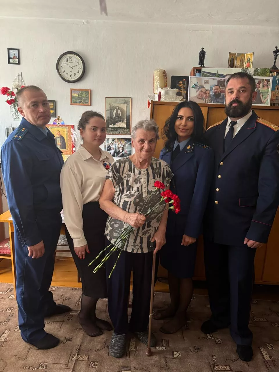 Копейские ветераны получили поздравления к 80-летию Победы