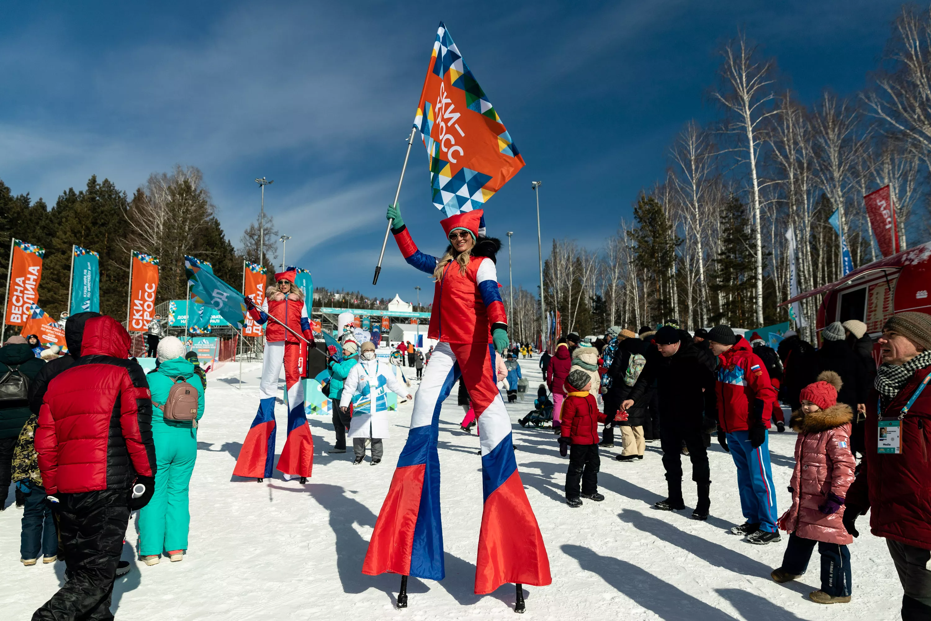 Угостят чаем из самовара и предложат выбрать трассу: что ждёт зрителей Кубка Евразии в «Солнечной долине»