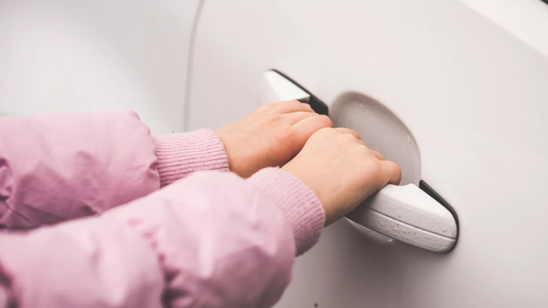 Сотрудники ГИБДД напомнили о правилах безопасной перевозки детей