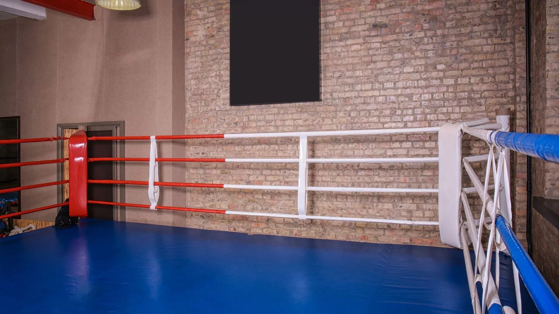 В Копейске проходит турнир памяти ушедших из жизни тренеров по боксу