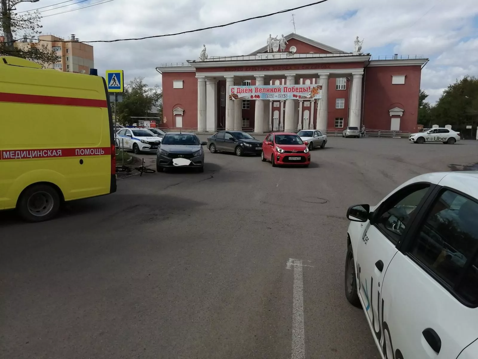 В Копейске на дороге сбили двух детей