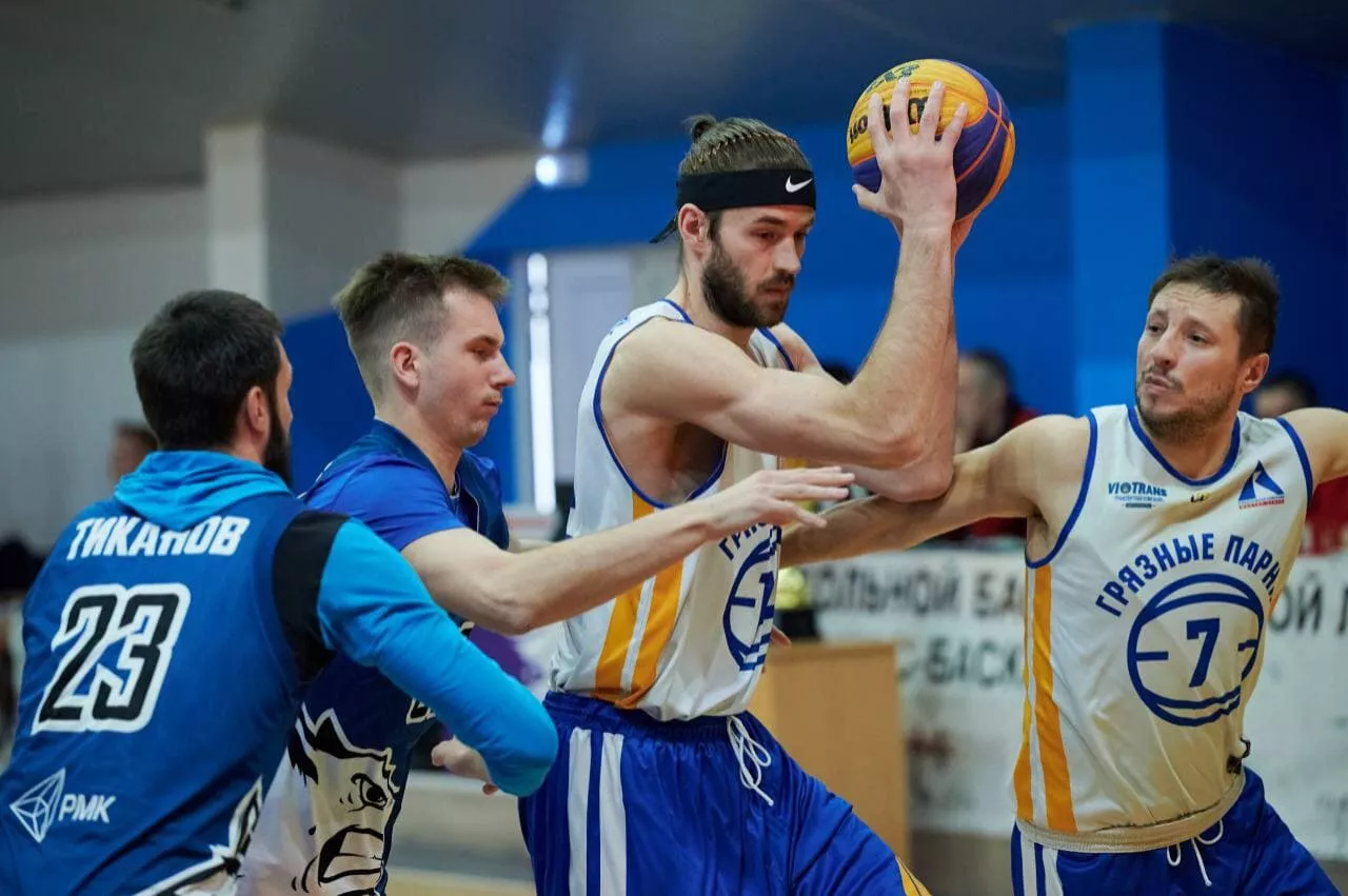 “Грязные парни” увозят переходящий кубок Chelbasket Cup в Екатеринбург