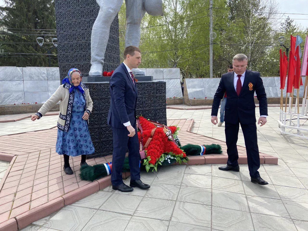 У мемориала Книга памяти в Копейске прошел митинг-реквием