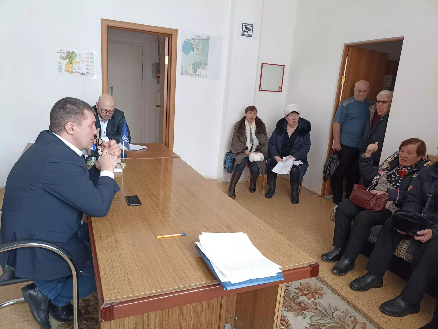 Депутат Законодательного Собрания Челябинской области Денис Сазонтов провел очередной депутатский прием в копейском поселке Потанино
