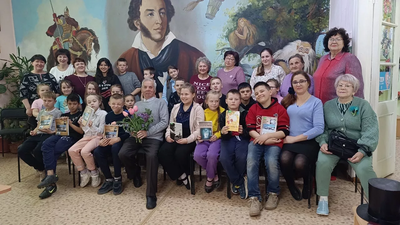 В Копейске прошла встреча с московским писателем