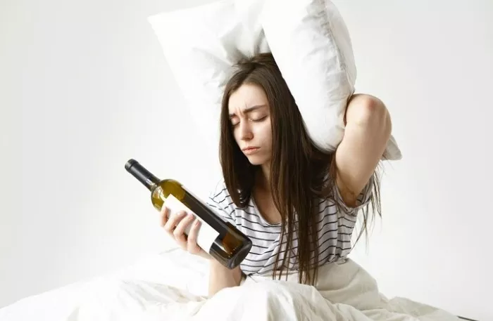 Врач расскажет о вреде алкоголя беременным