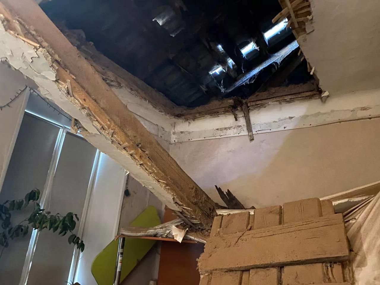 В Копейске обвалились перекрытия в многоквартирном доме