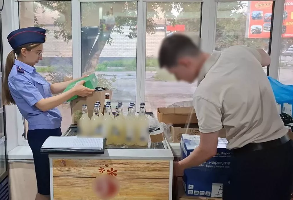 Правоохранители провели проверку кафе в Копейске по жалобам горожан